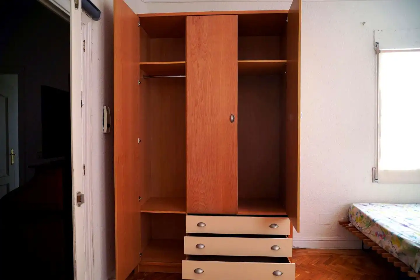 Habitación de Apartamento de alquiler en Madrid con Aire acondicionado, Calefacción y Parquet