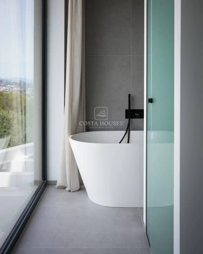 Bathroom of Houses for sale in Jávea / Xàbia  with Air Conditioner, Heating and Private garden