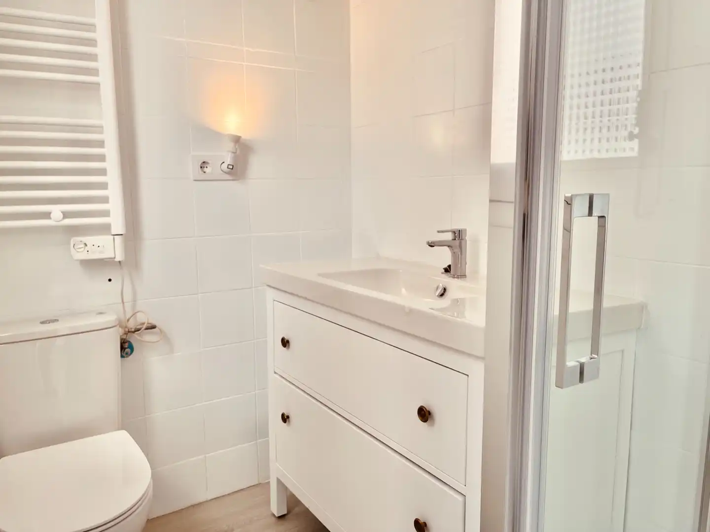 Bathroom of Flat for rent to own in Madrid  with Air Conditioner, Heating and Terrace