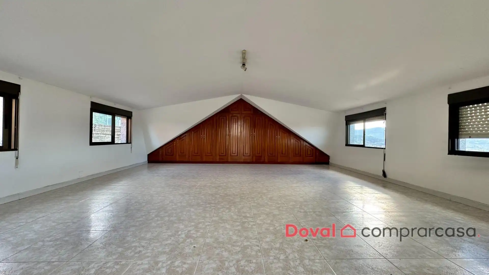 Houses for sale in Vigo   with Heating, Private garden and Parquet flooring
