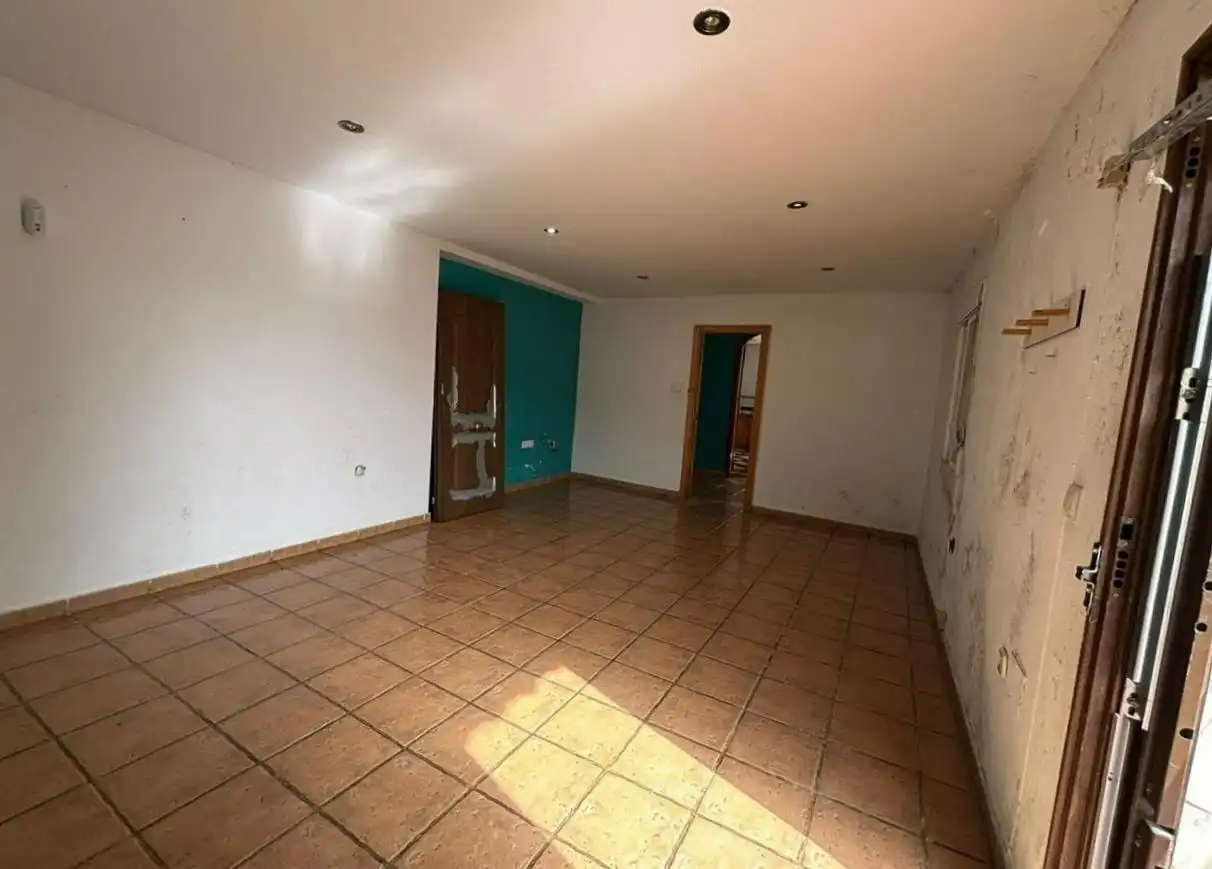 Detached homes for sale in Algeciras  with Private garden