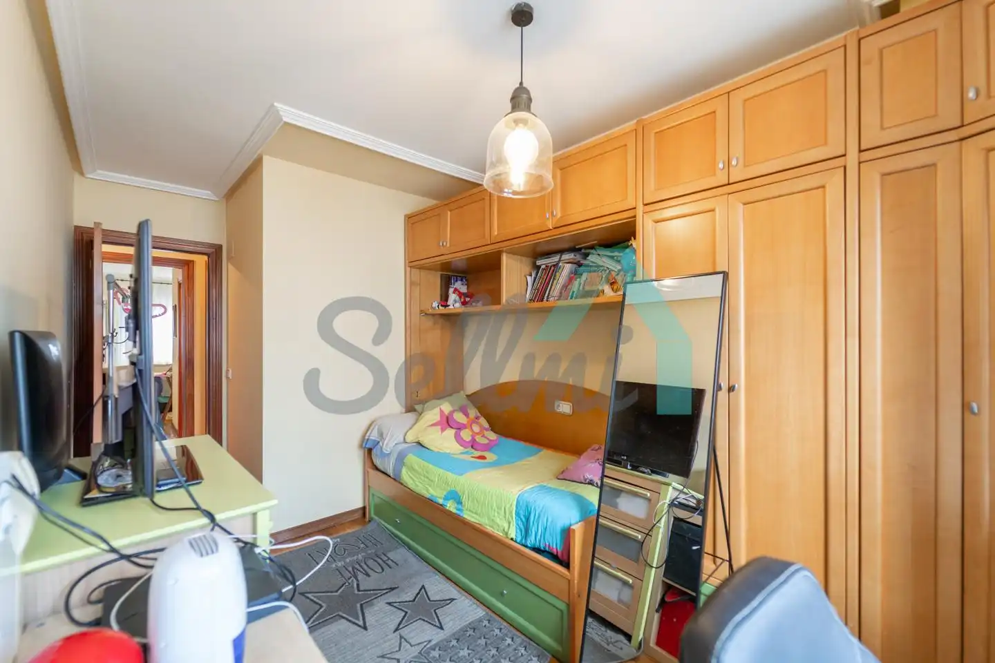 Bedroom of Flat for sale in Oviedo   with Heating, Parquet flooring and Storage room
