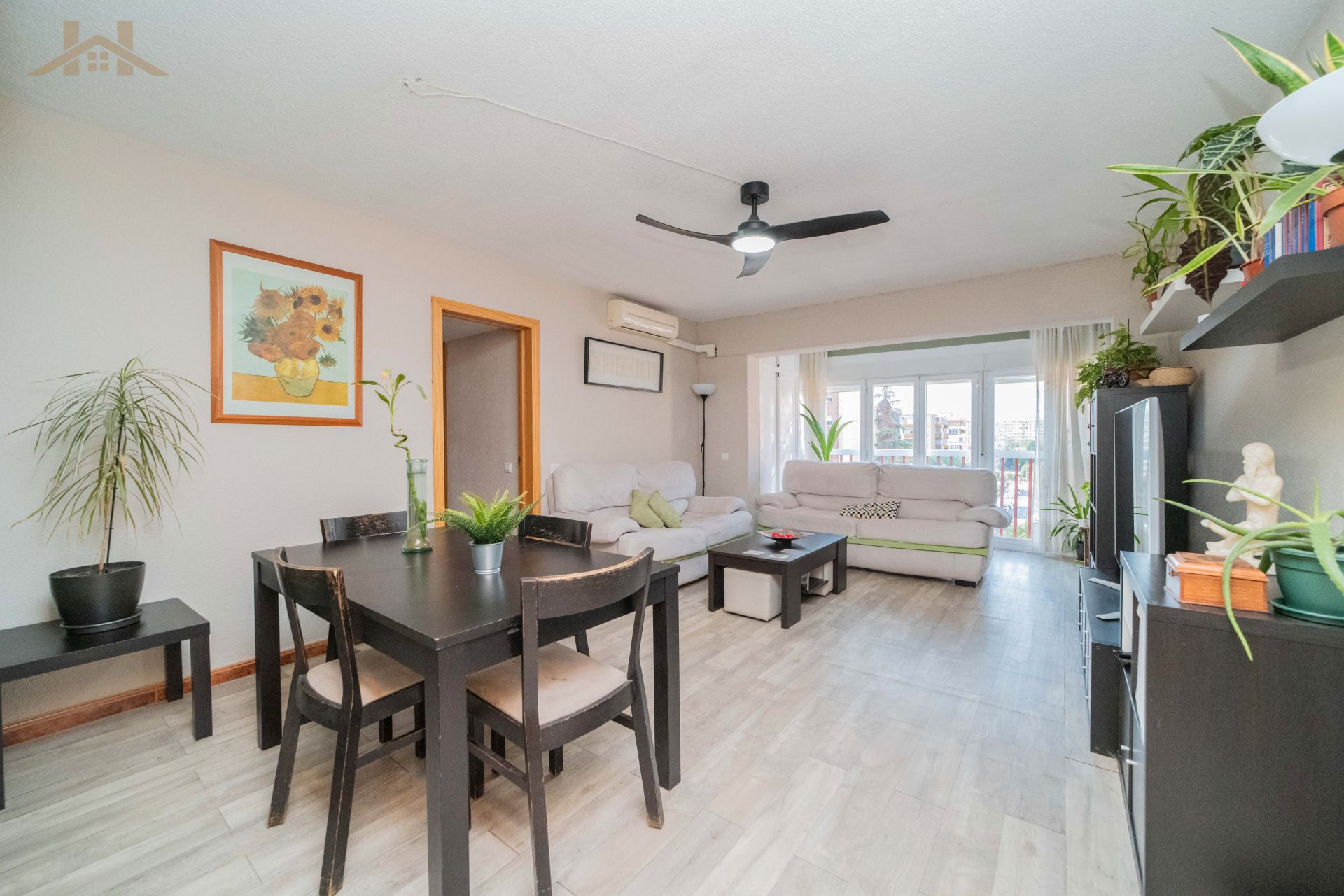 Living room of Flat for sale in Alcorcón  with Air Conditioner, Heating and Oven