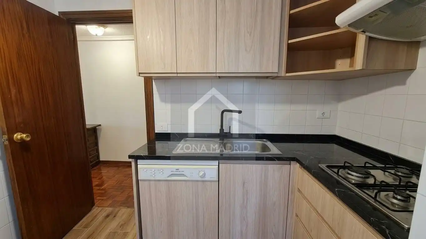 Kitchen of Flat for sale in Tetuán