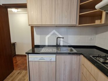 Flat with lift for sale in Calle de Jaén