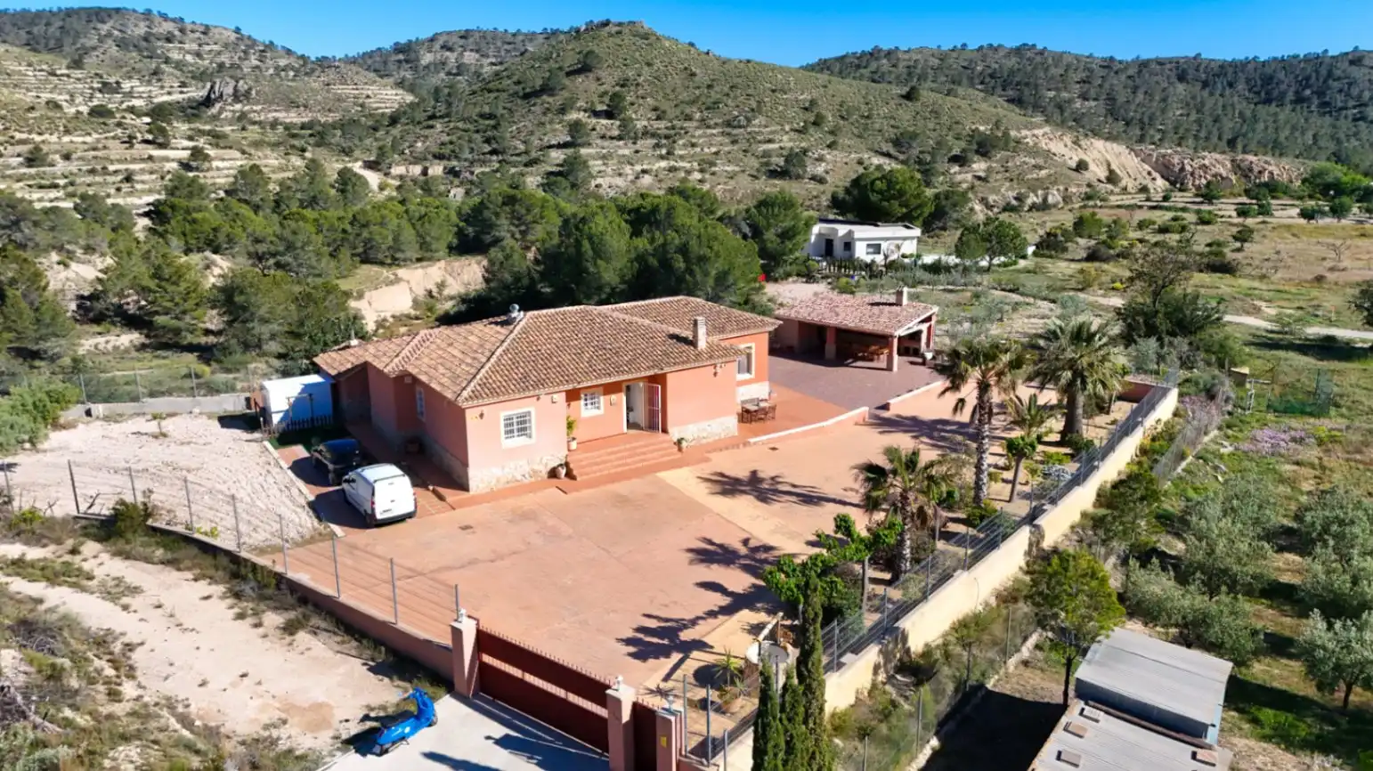 Chalet con jardín en venta en Aigües