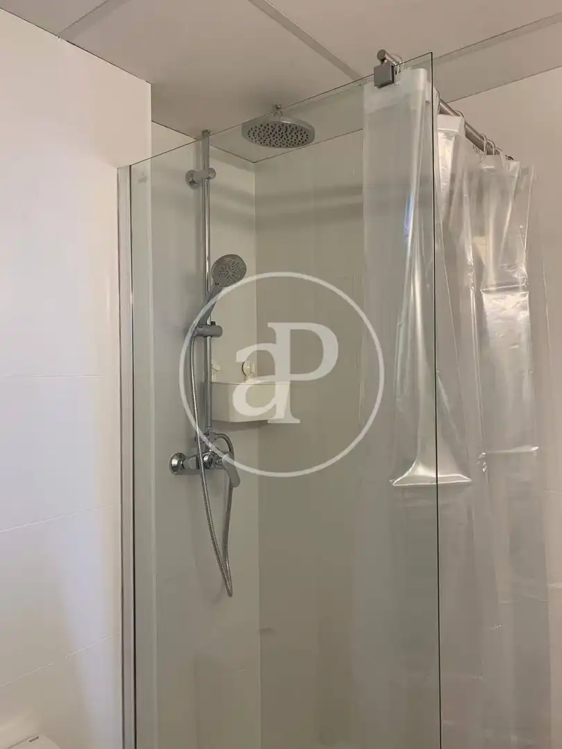 Bathroom of Lofts for sale in Valencia  with Air Conditioner, Heating and Furnished