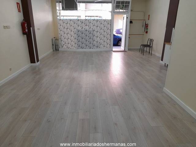 Local comercial en Alquiler en Estruch - Eixample