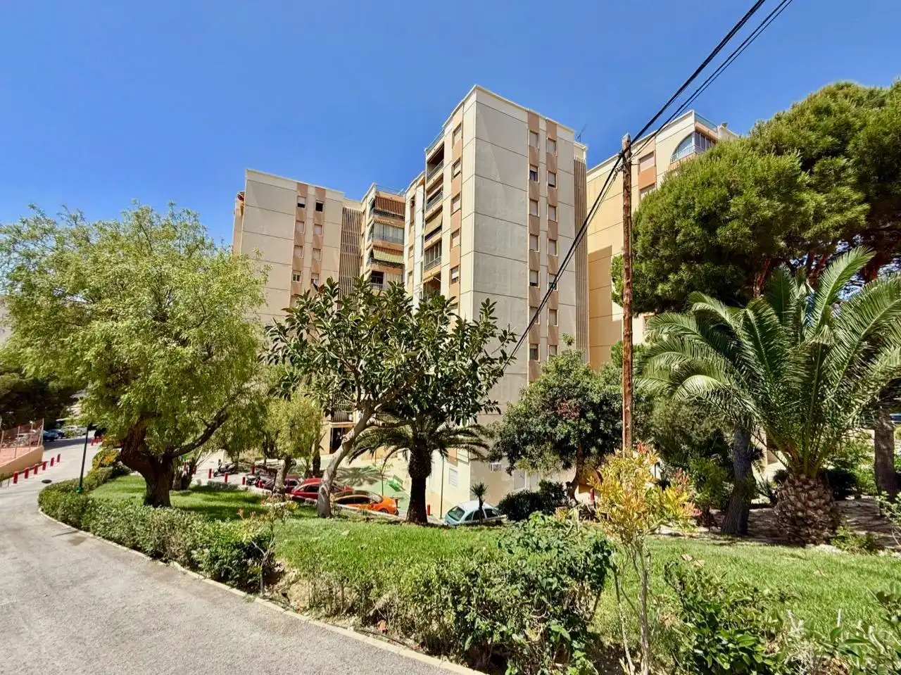 Vista exterior de Apartament en venda en Villajoyosa / La Vila Joiosa amb Jardí privat, Terrassa i Balcó