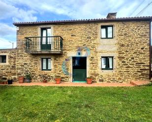 Vista exterior de Finca rústica en venda en Malpica de Bergantiños amb Calefacció, Jardí privat i Parquet