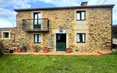 Vista exterior de Finca rústica en venda en Malpica de Bergantiños amb Calefacció, Jardí privat i Parquet