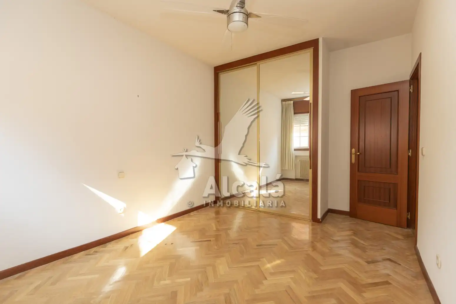 Habitación de Casa adosada en venta en Villalbilla con Aire acondicionado, Calefacción y Parquet