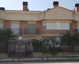 Exterior view of Single-family semi-detached for sale in  Huesca Capital