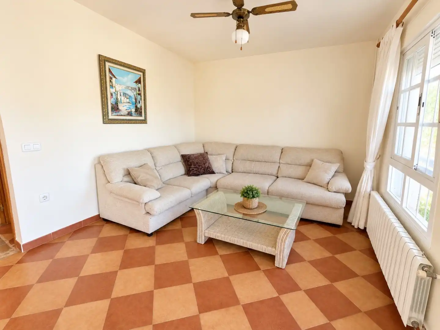 Sala d'estar de Casa adosada en venda en L'Albir