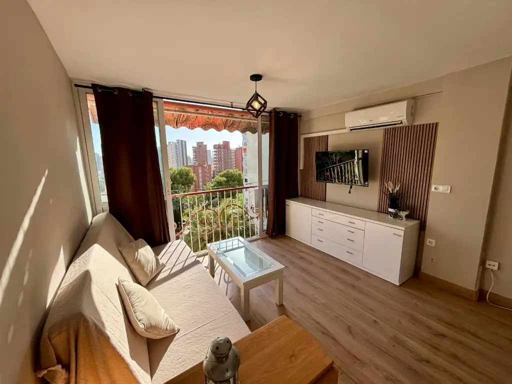 Study for rent in Avenida Paris, Rincón Alto