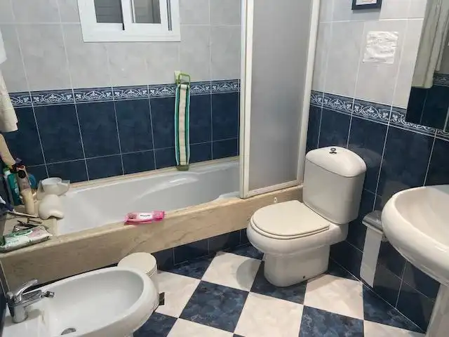 Baño de Casa o chalet en venta en Chiva con Calefacción, Jardín privado y Piscina