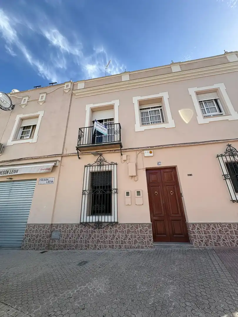 Vista exterior de Casa o chalet en venta en Morón de la Frontera