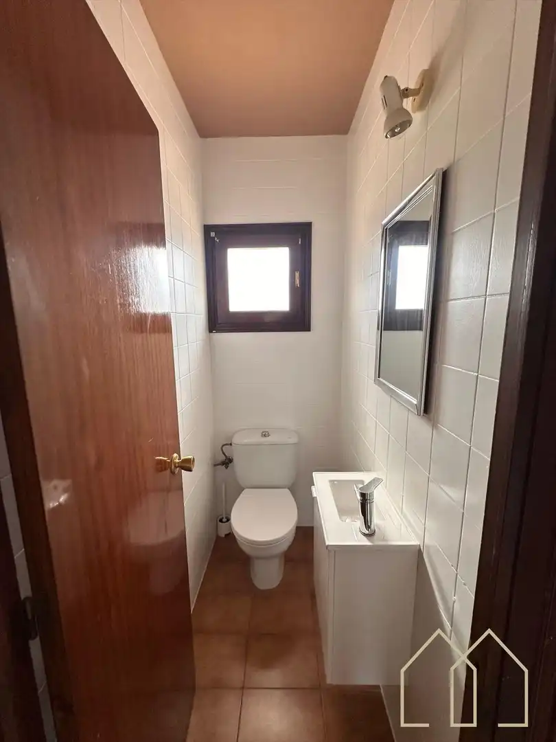 Baño de Dúplex en venta en L'Escala con Aire acondicionado, Calefacción y Terraza