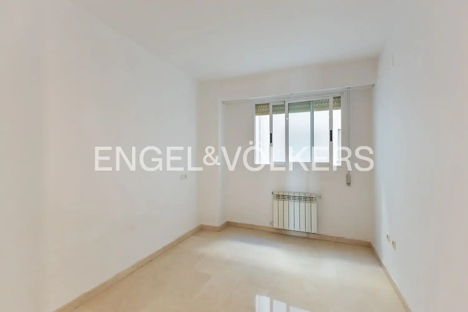 Habitación de Piso de alquiler en Valencia con Aire acondicionado, Calefacción y Trastero
