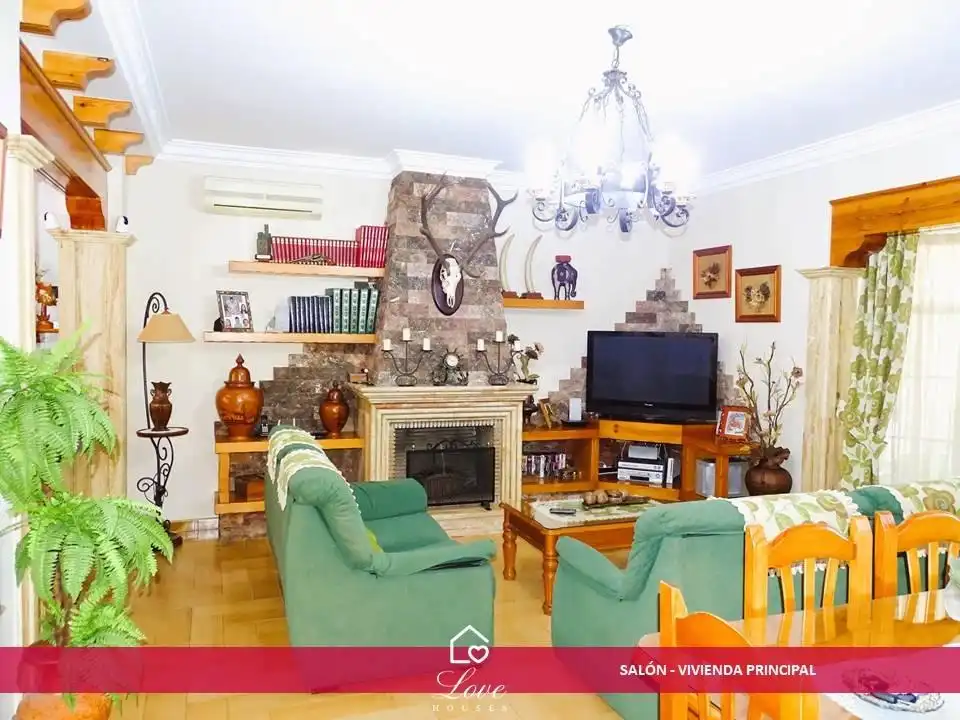 Living room of Houses for sale in Chiclana de la Frontera  with Air Conditioner, Heating and Private garden