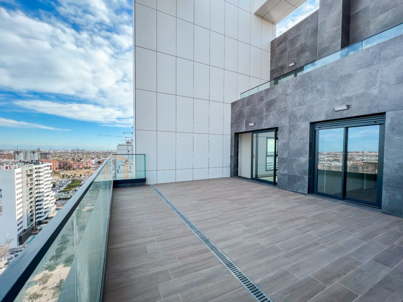Terrace of Flat to rent in  Valencia Capital  with Air Conditioner, Terrace and Storage room