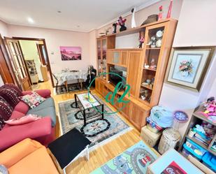 Living room of Apartment for sale in Ourense Capital   with Heating, Storage room and Balcony