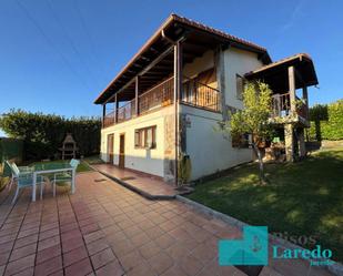 Vista exterior de Casa o xalet de lloguer en Limpias amb Calefacció, Jardí privat i Parquet