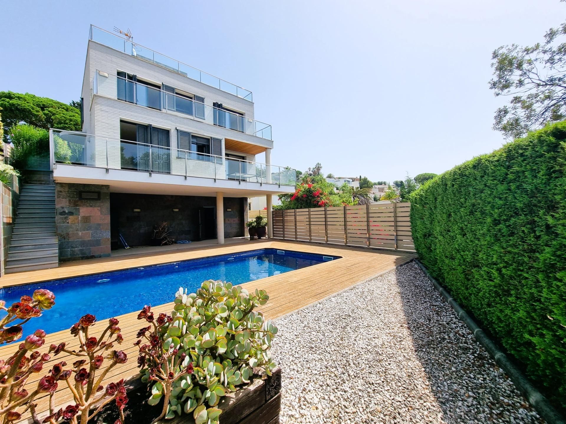 Piscina de Casa o chalet en venta en Lloret de Mar con Jardín privado, Terraza y Trastero