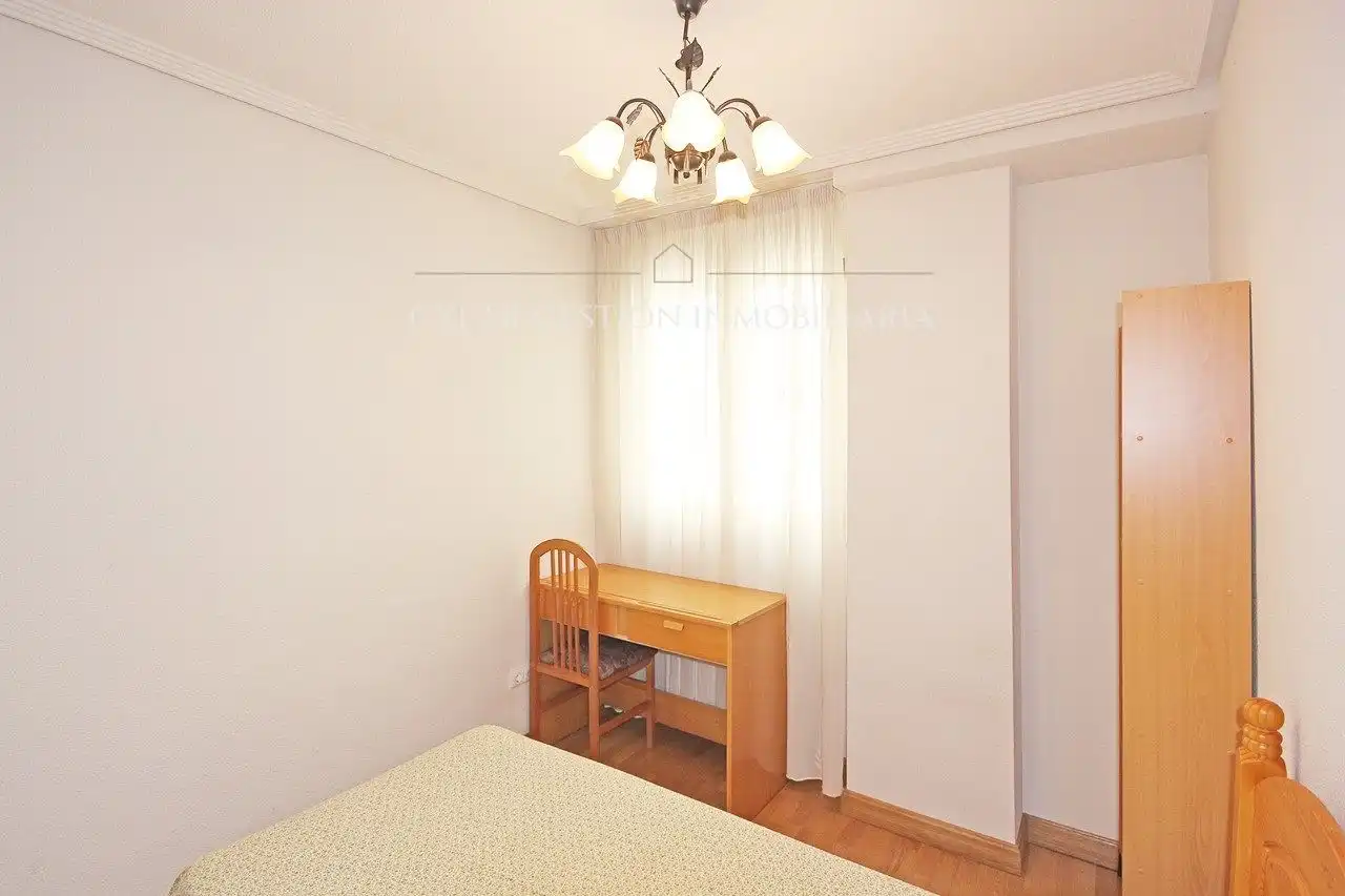 Flat for rent in Poeta Jesús Rasueros, Pizarrales