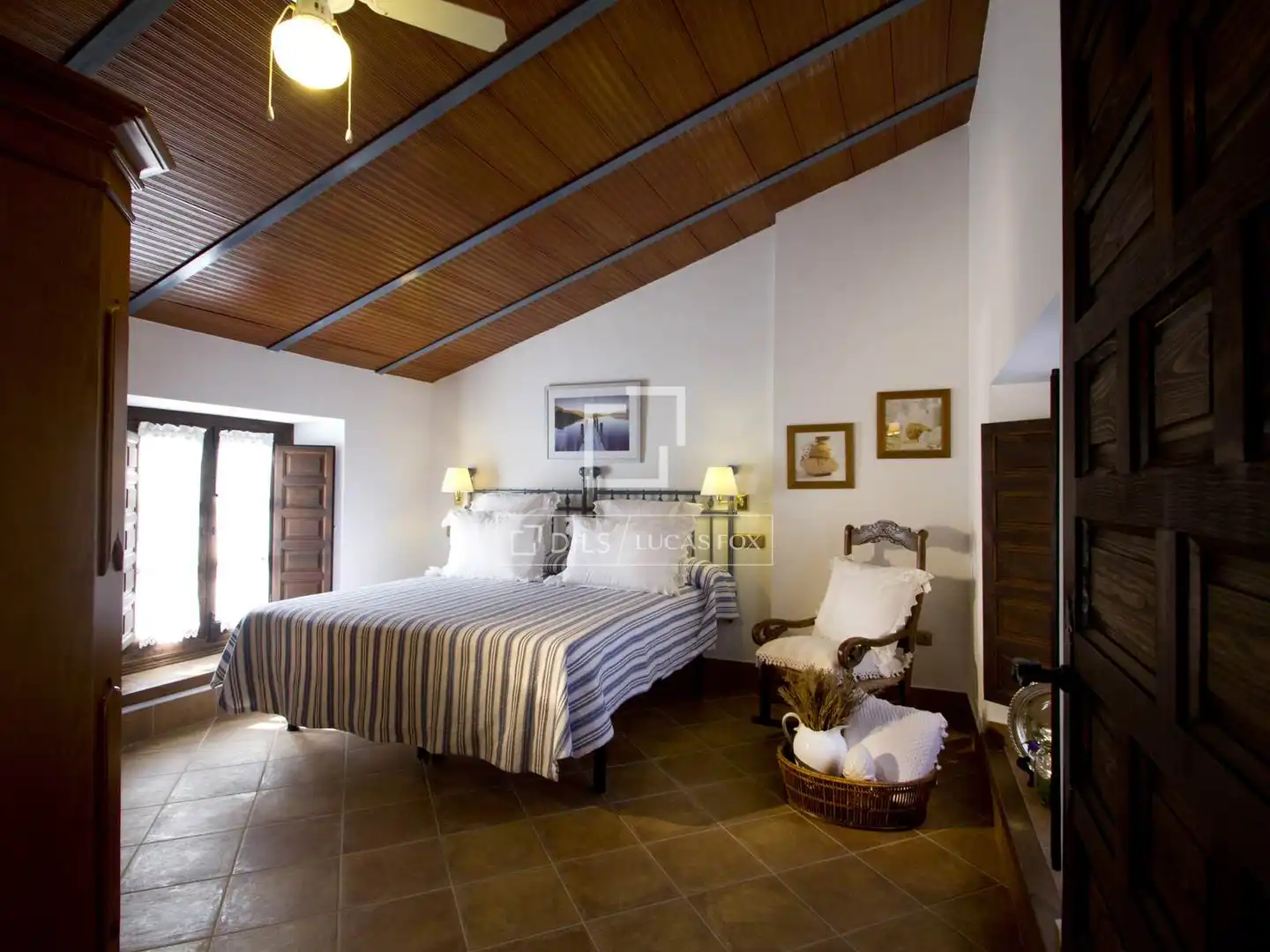 Dormitori de Finca rústica en venda en Archidona amb Aire condicionat, Calefacció i Jardí privat