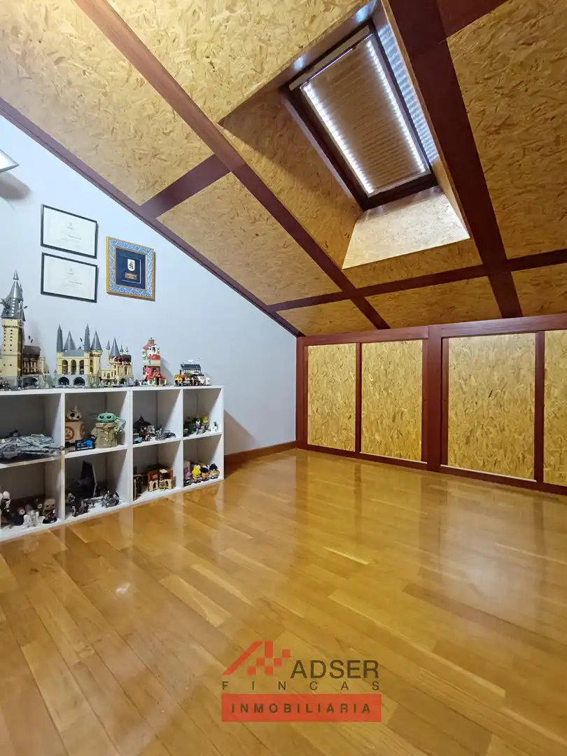 Casa o xalet en venda en  Logroño amb Aire condicionat, Calefacció i Jardí privat