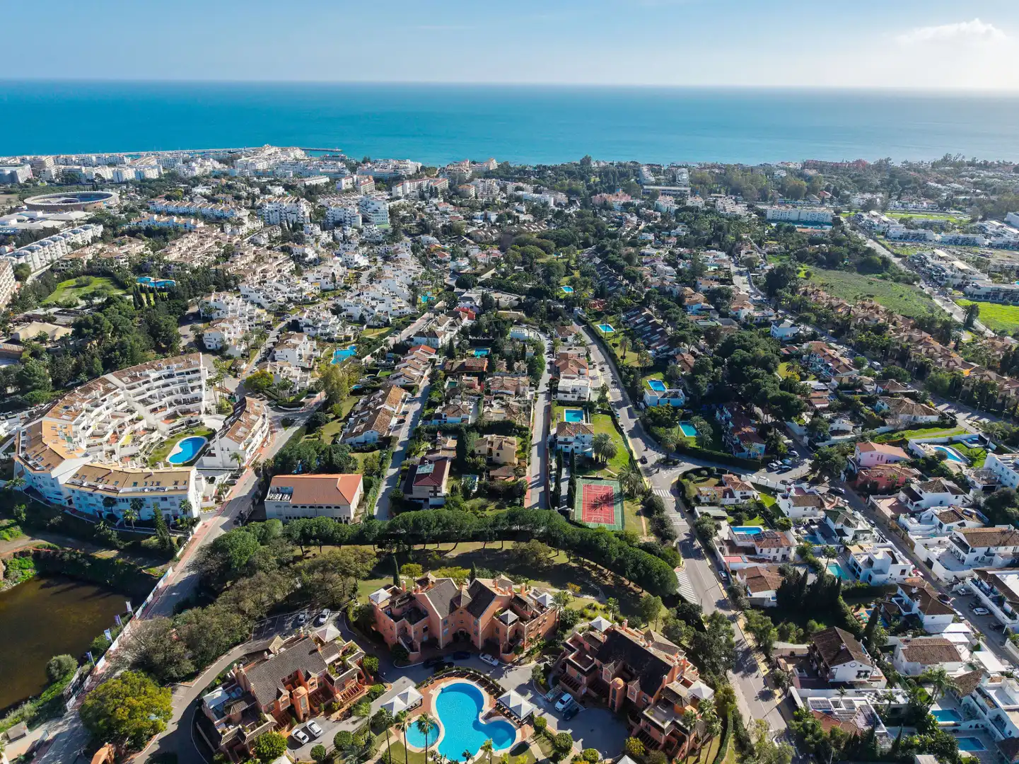 Exterior view of Attic for sale in Marbella  with Terrace, Swimming Pool and Alarm