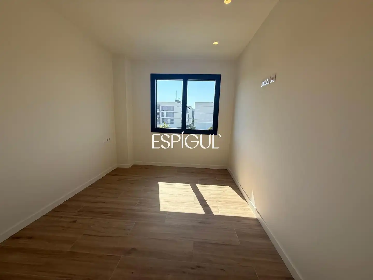 Schlafzimmer von Wohnung zur Miete in Girona mit Heizung, Terrasse und Abstellraum