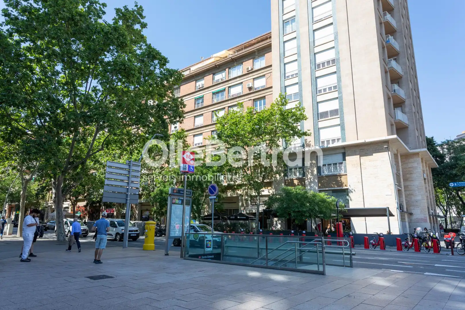 Vista exterior de Pis en venda en Barcelona amb Calefacció