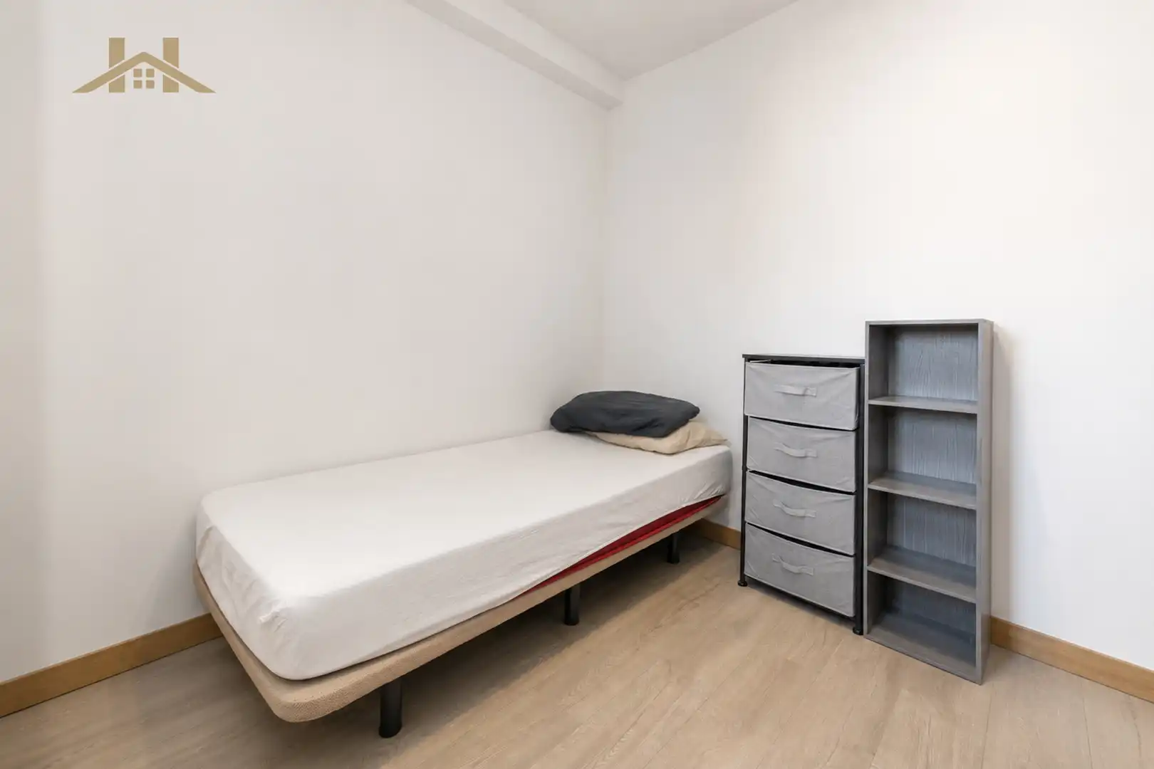 Bedroom of Flat for sale in Madrid  with Air Conditioner, Heating and Furnished