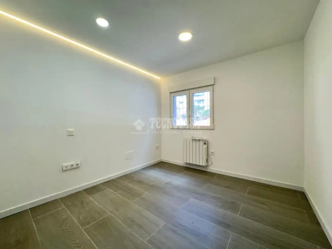 Bedroom of Flat for sale in Alcobendas  with Air Conditioner and Heating
