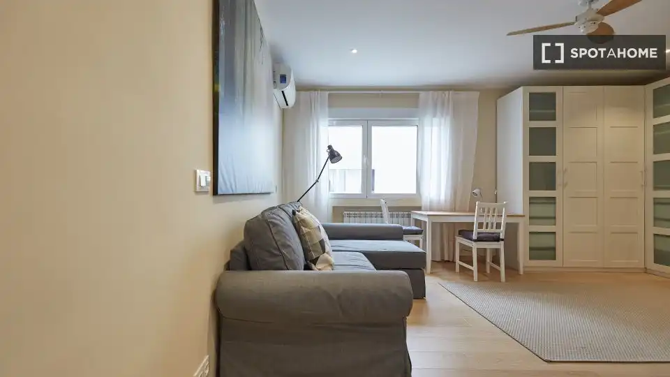 Room in Universidad - Malasaña