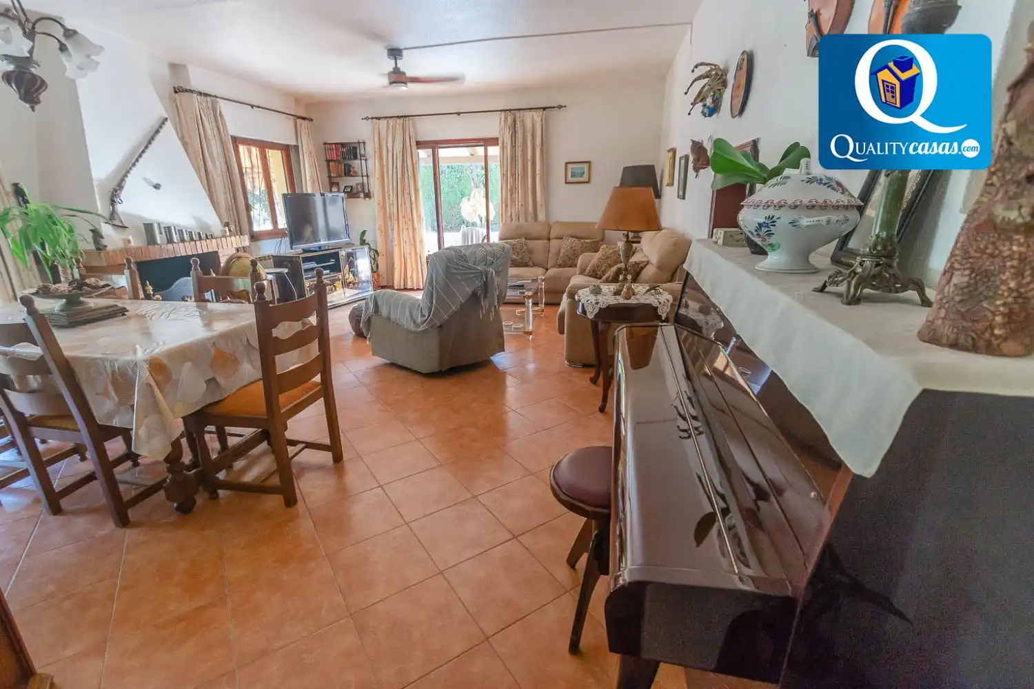 Sala de estar de Casa o chalet en venta en El Campello con Calefacción, Terraza y Trastero