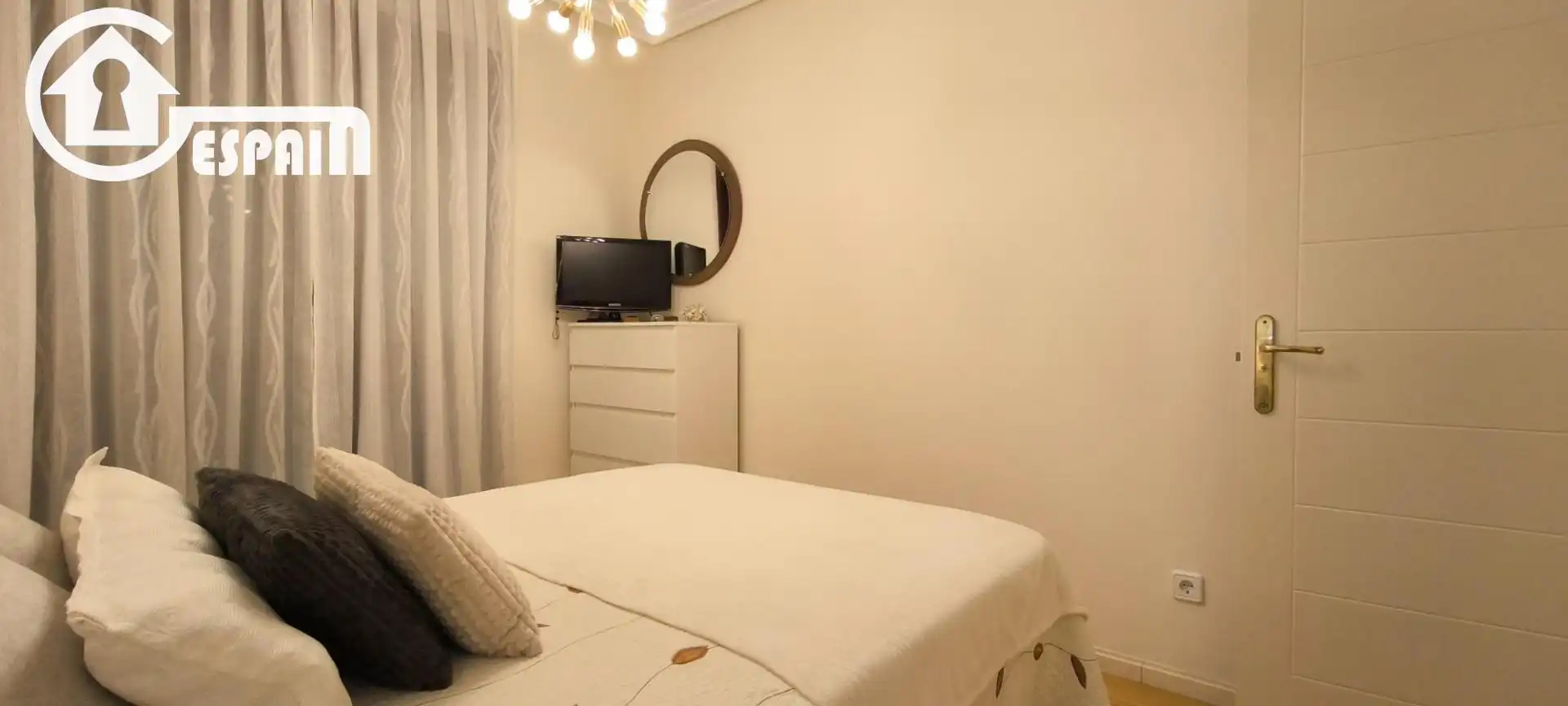 Bedroom of Flat for sale in Madrid  with Air Conditioner, Heating and Private garden