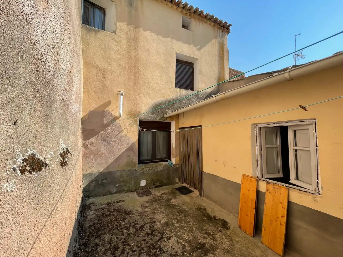 Vista exterior de Finca rústica en venda en Palenzuela amb Moblat, Forn i Rentadora