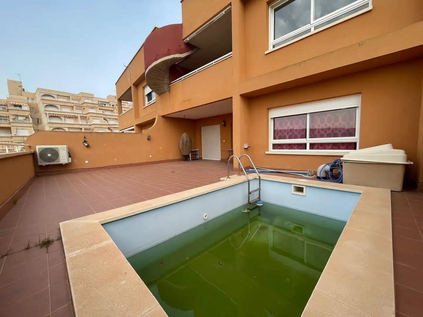 Piscina de Apartament en venda en Águilas amb Aire condicionat, Terrassa i Piscina