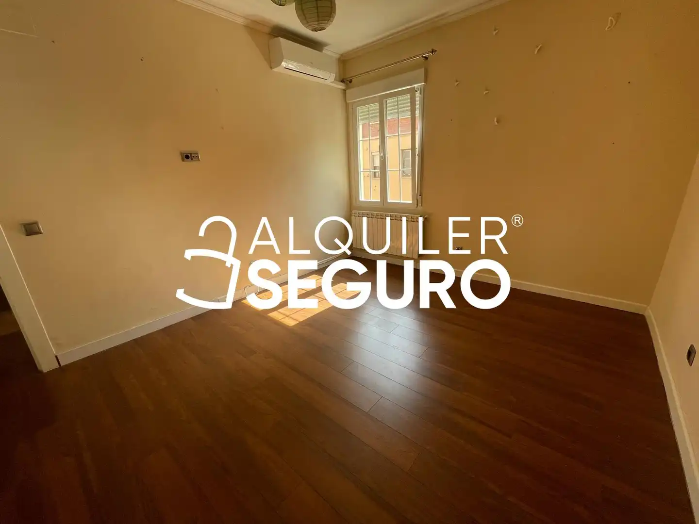 Bedroom of Flat for rent in Madrid  with Air Conditioner, Heating and Furnished