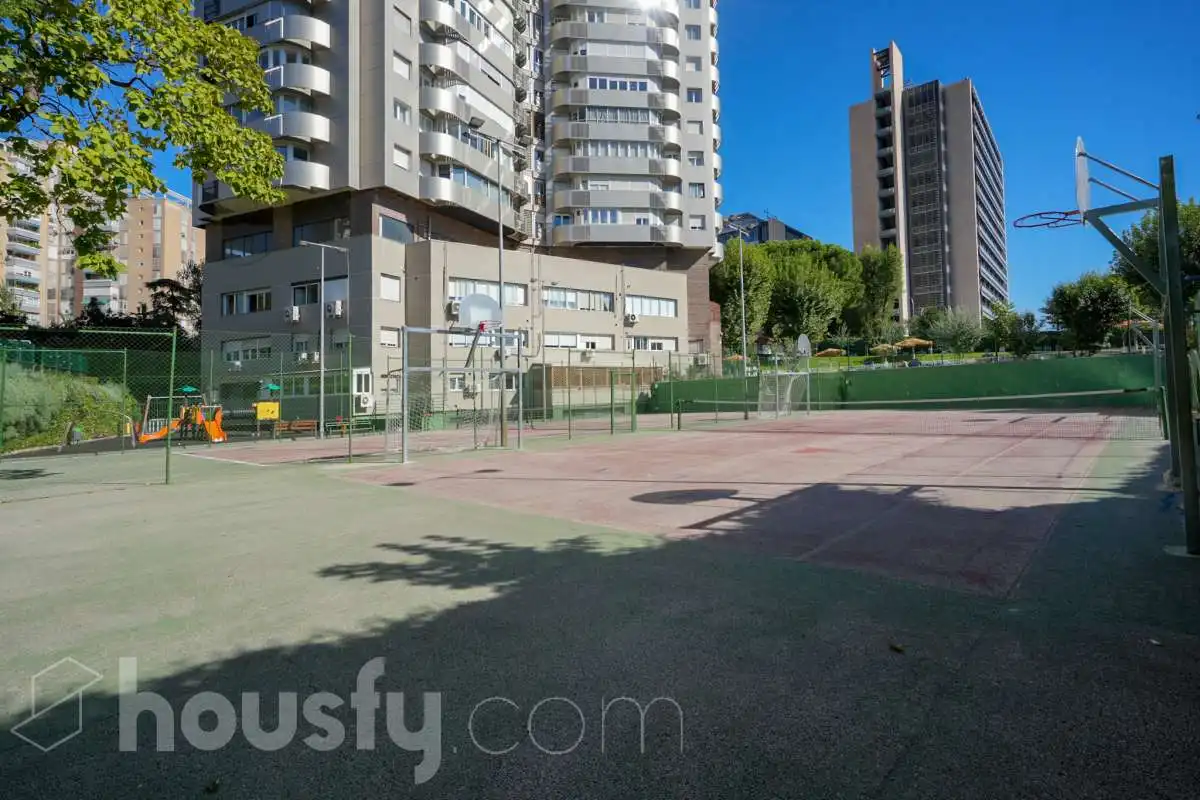 Pis amb piscina en venda a Calle Condado de Treviño ., imagen 57