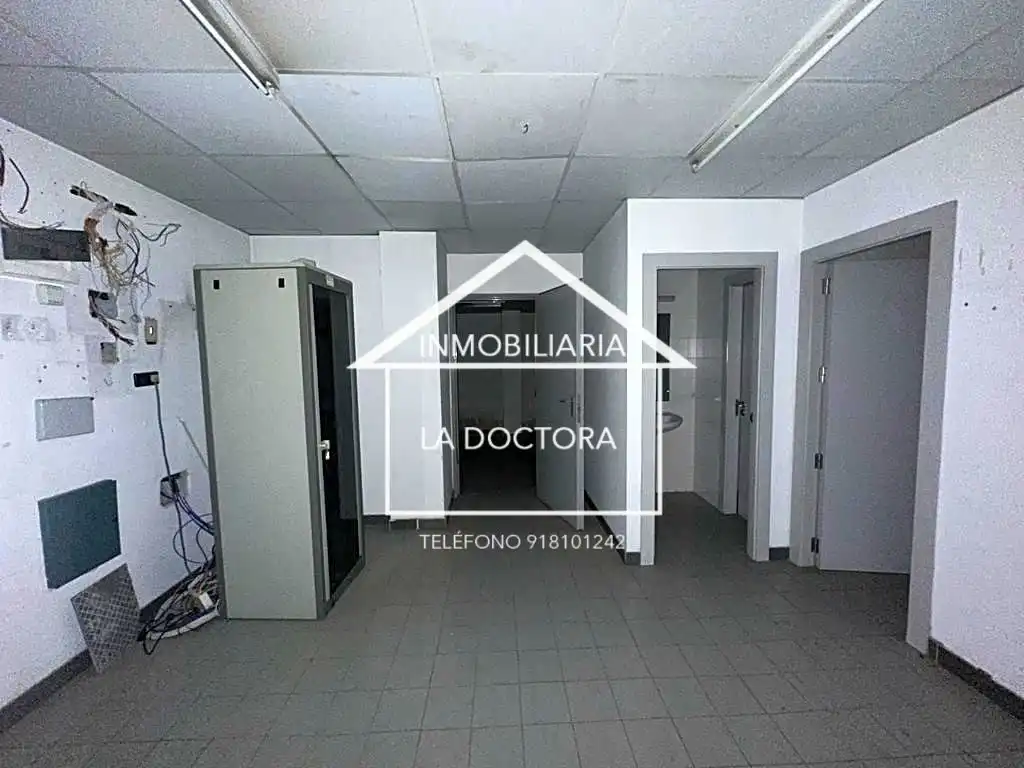 Vista exterior de Local en venta en Alcorcón
