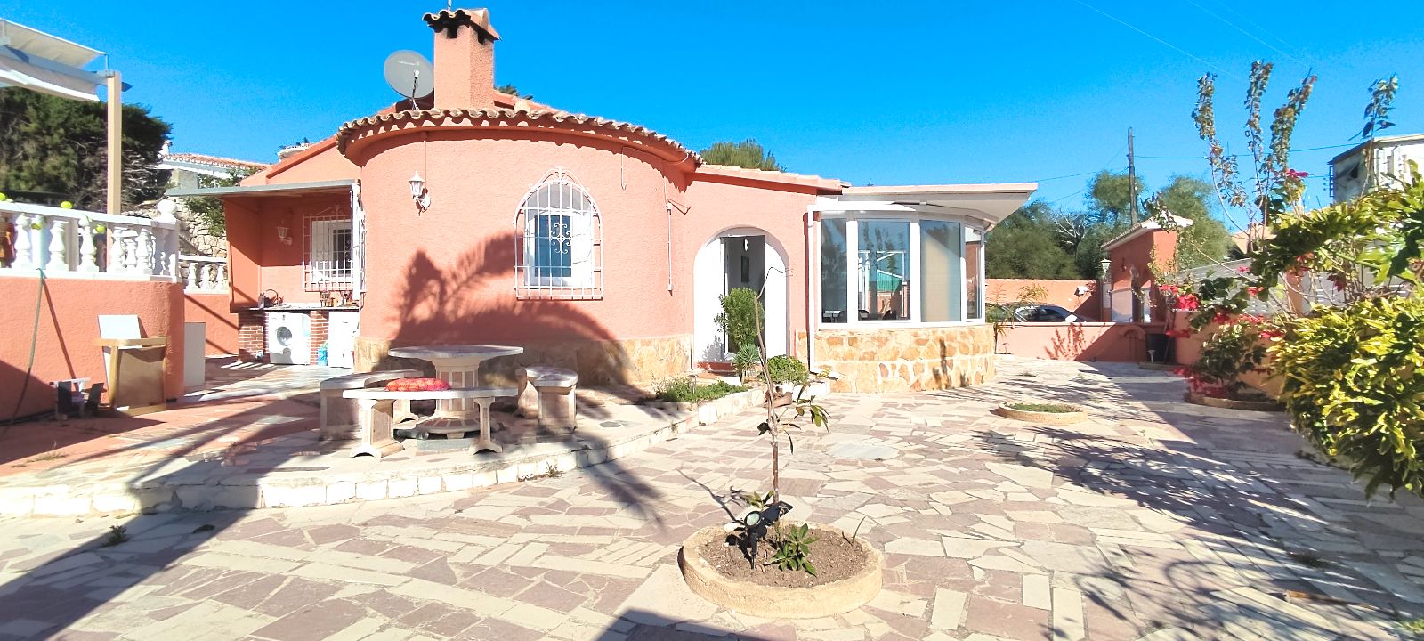 Vista exterior de Casa o xalet en venda en Calpe / Calp amb Jardí privat, Terrassa i Traster