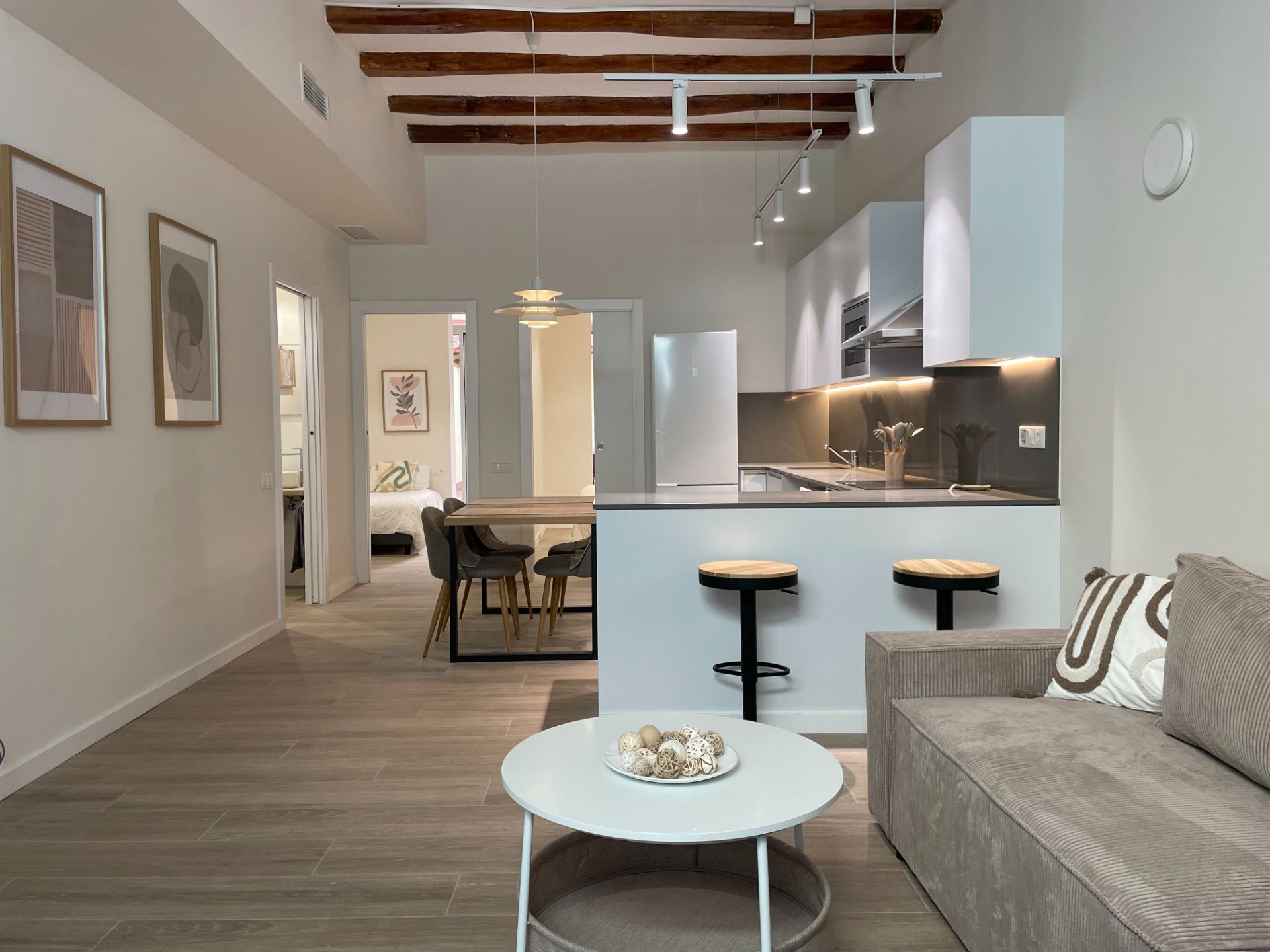 Cuina de Apartament de lloguer en  Barcelona Capital amb Aire condicionat, Calefacció i Moblat