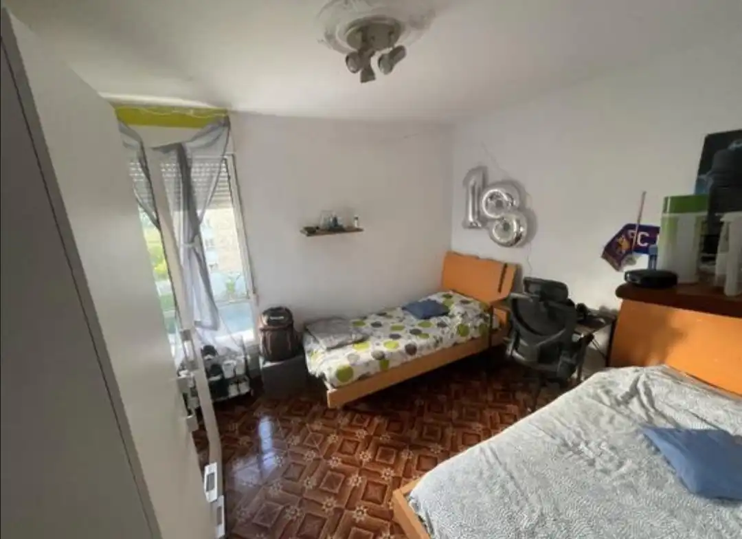 Habitación de Piso en venta en Torrelavega  con Calefacción, Jardín privado y Amueblado