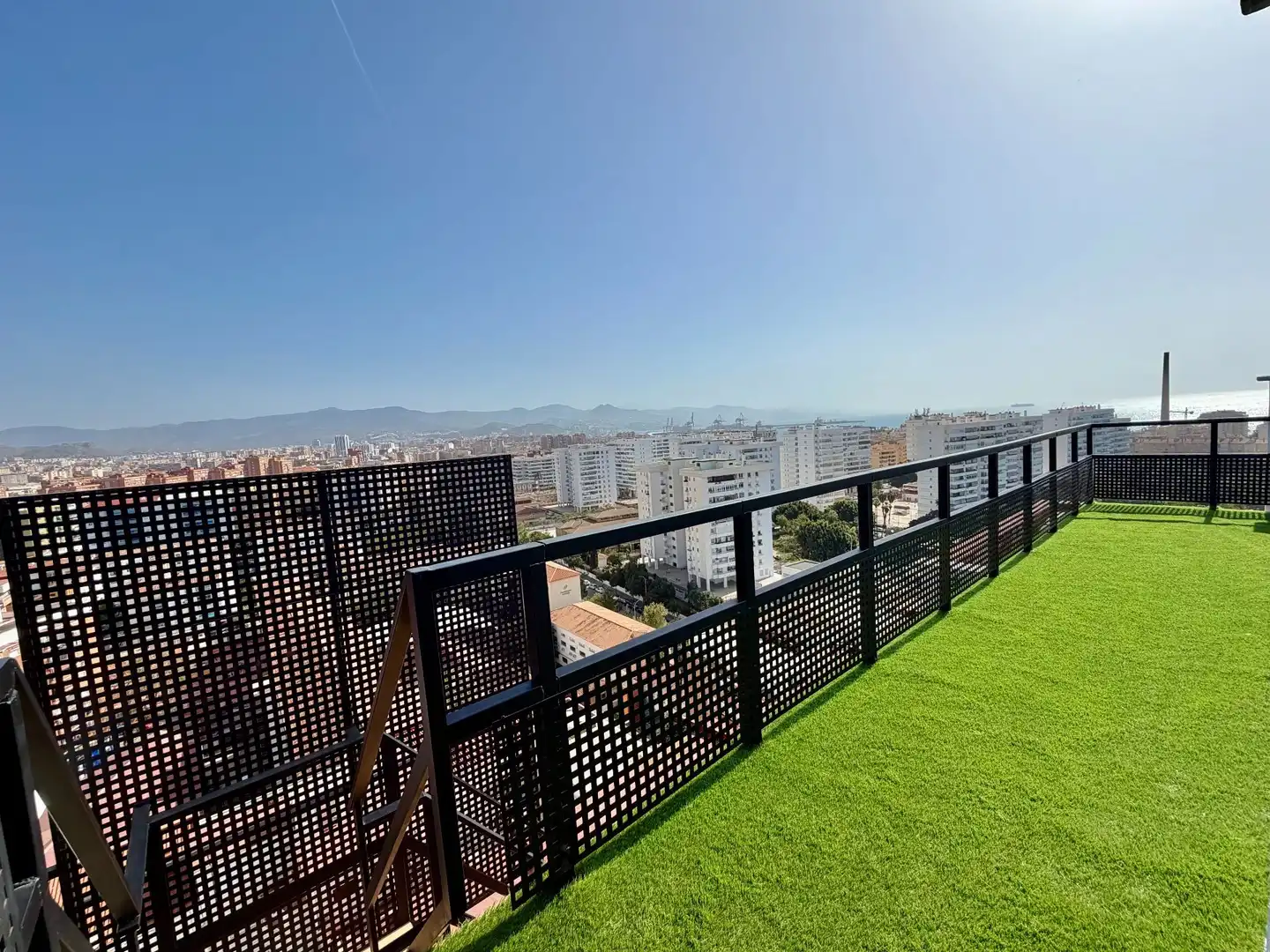 Terraza de Ático en venta en Málaga con Aire acondicionado, Calefacción y Jardín privado
