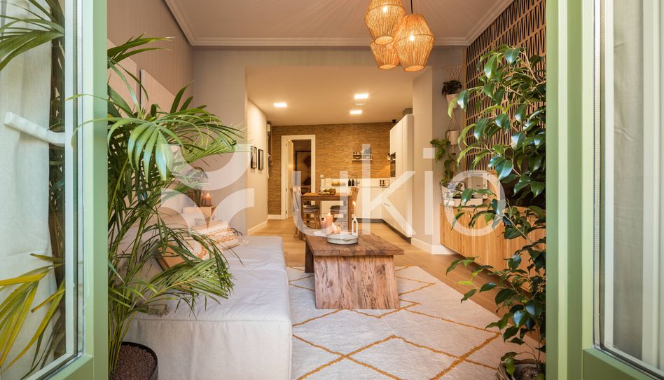 Apartamento de alquiler en Calle de Santa Engracia, Almagro - Imagen 3