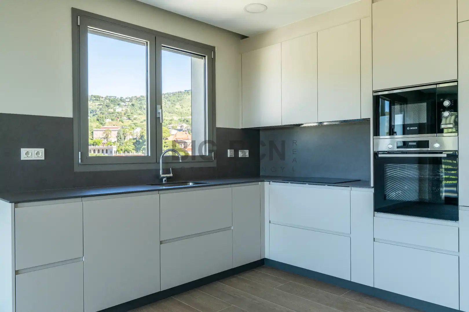 Cuina de Pis en venda en Barcelona amb Aire condicionat, Calefacció i Terrassa